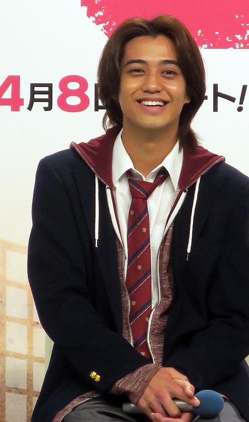 キンプリ高橋海人、関口メンディーから「おメンディー！」と祝福のおたけびを受ける