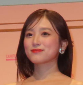 矢吹奈子（2024年3月撮影）