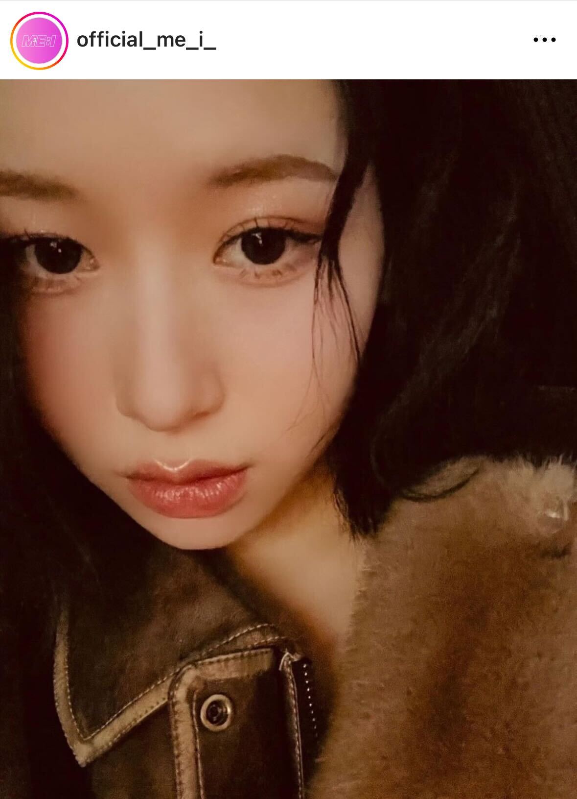 ME:I公式インスタグラムから