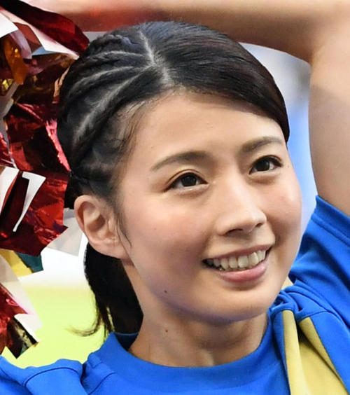 テレ朝田中萌アナ、大人っぽヘアアレンジ写真にファンくぎ付け　「癒やしの萌ちゃん発見」