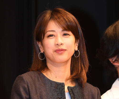 元フジ加藤綾子アナ、育児奮闘中ショットに反響　「美しい加藤アナに親近感覚える日が来るとは」