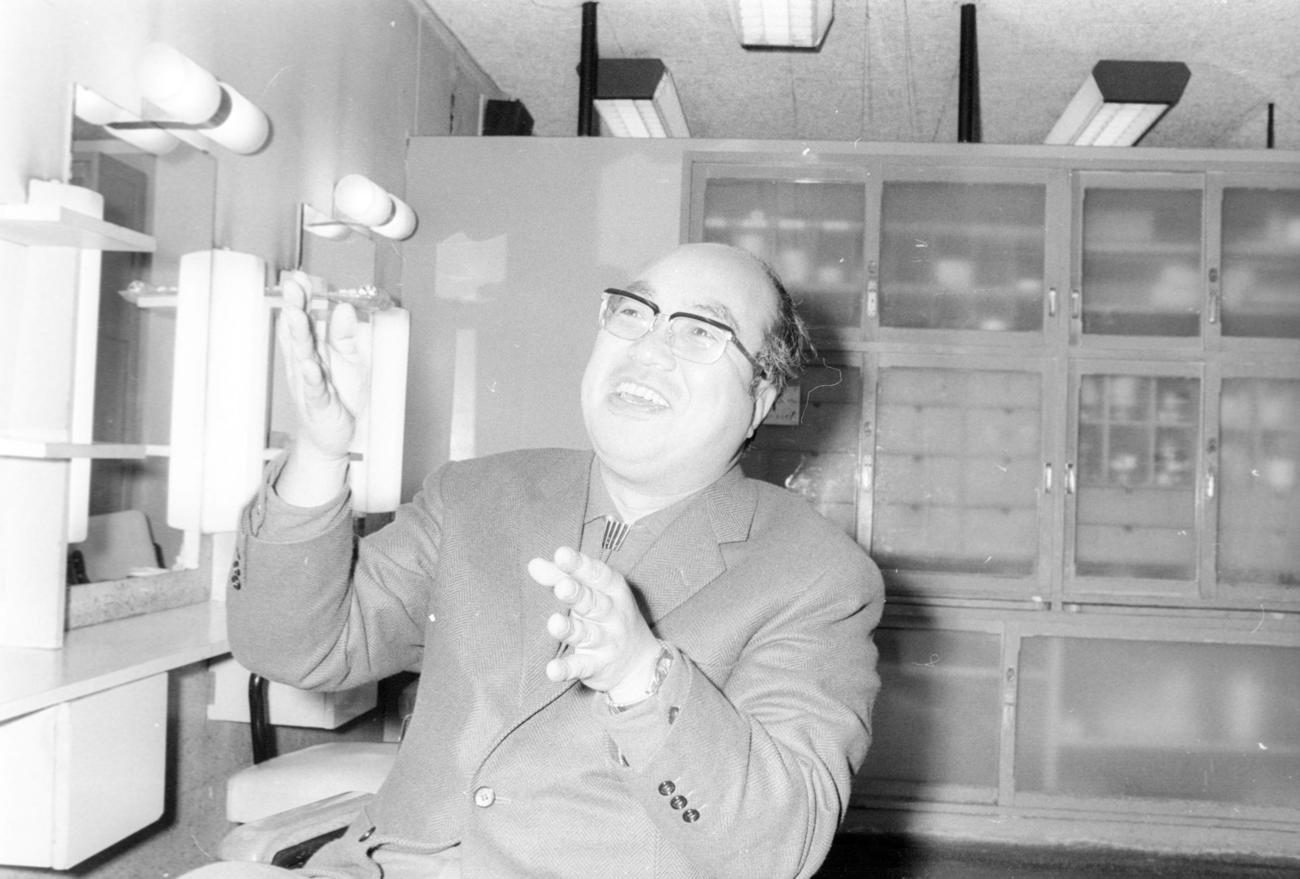 72年3月で「こんにちは奥さん」司会を降板、「ワールドリポート」もまもなく終わり、4月以降の去就が注目される鈴木健二アナウンサー（1973年2月11日）