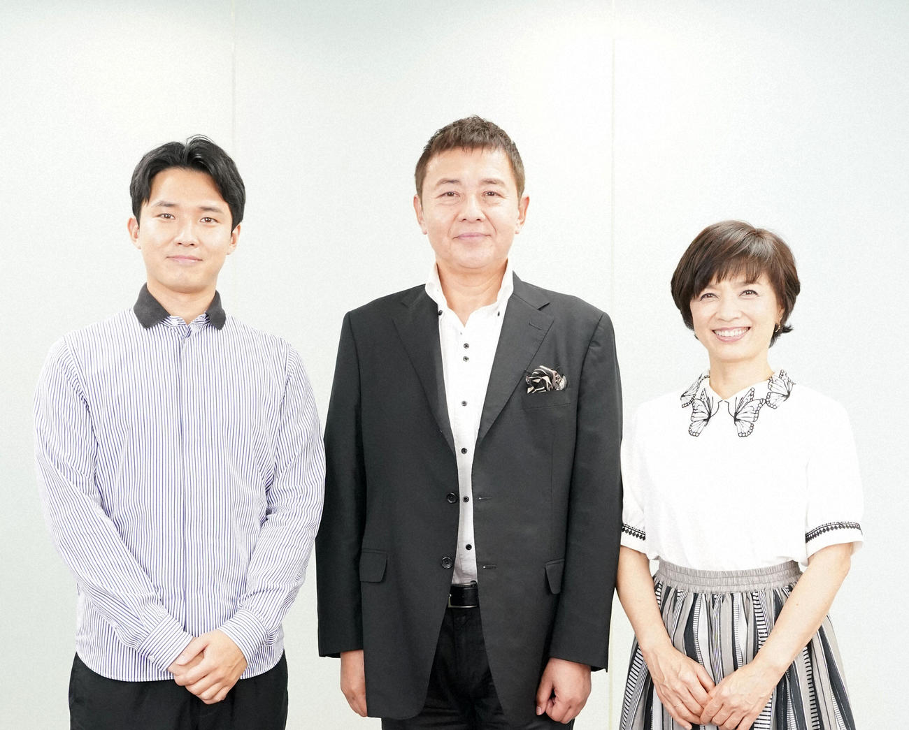 左から渡辺裕太、渡辺徹さん、榊原郁恵（2021年撮影）