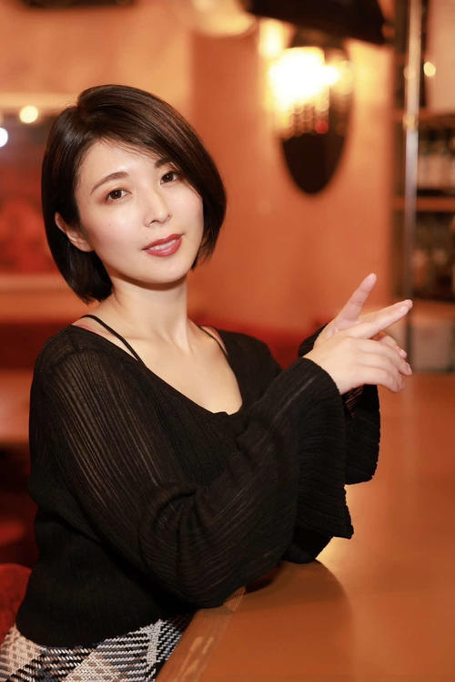 裏方からグラビア女王へ、異例の飛躍を遂げつつある池田桃子「“出たがり素人”を謳歌したい」