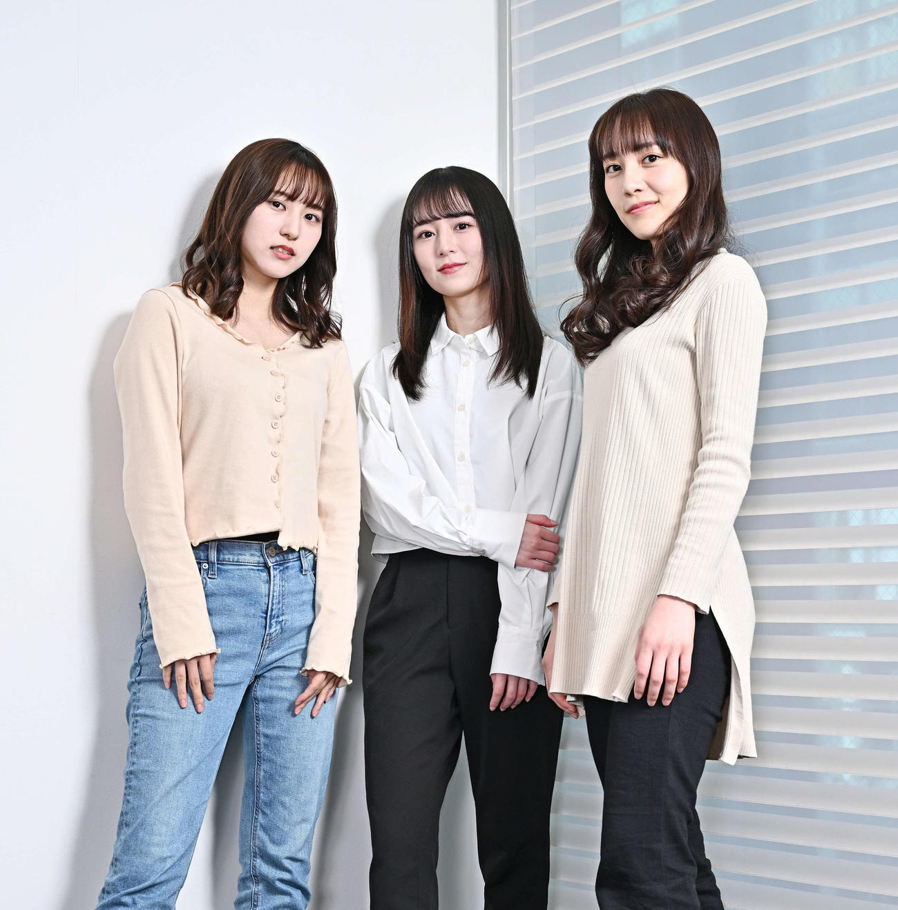 デビュー5周年を迎え、初の全国ライブツアーの思いなどを語ったSARD UNDERGROUND。左から杉岡泉美、神野友亜、坂本ひろ美（撮影・滝沢徹郎）