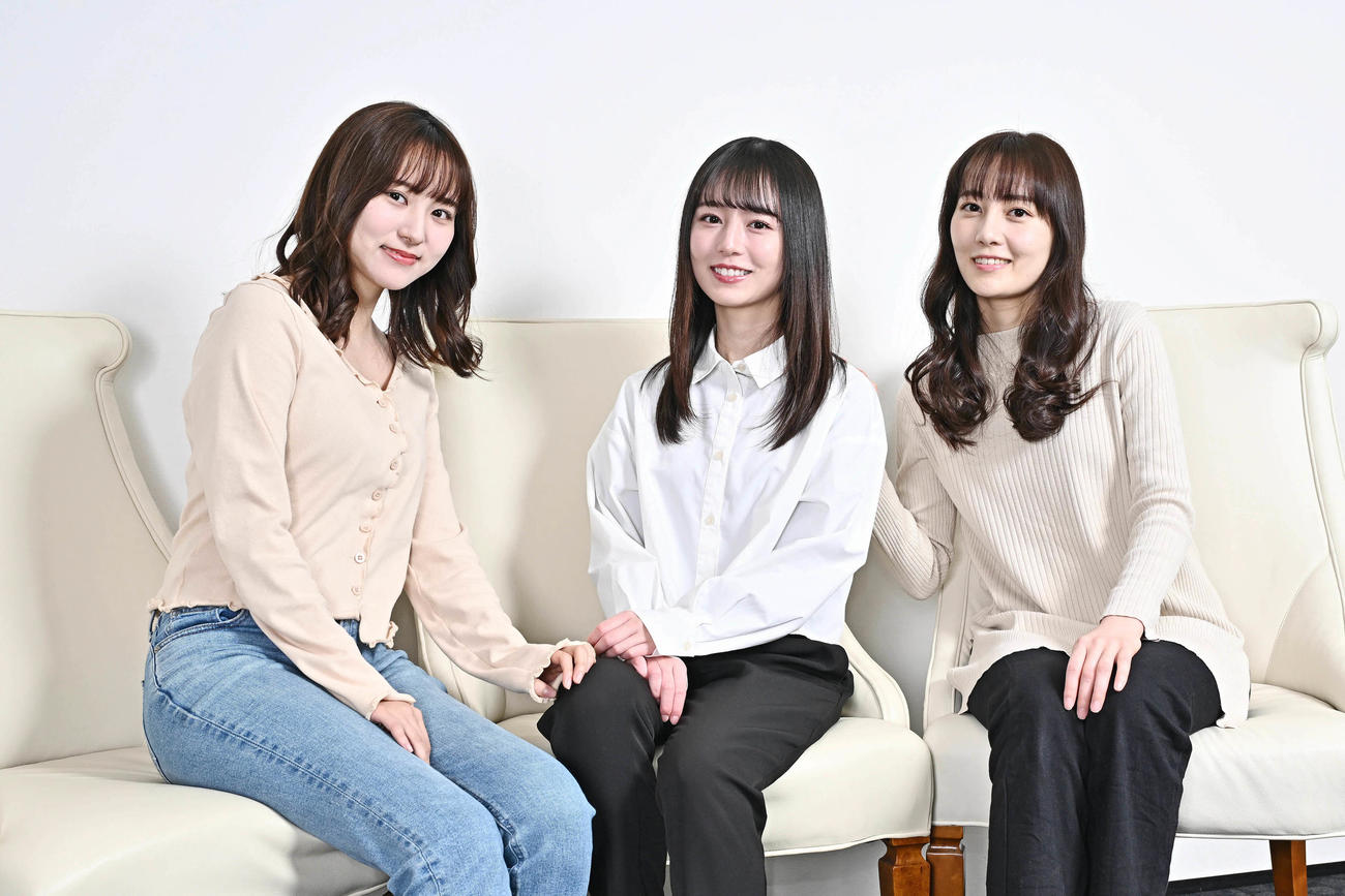 デビュー5周年を迎え、初の全国ライブツアーの思いなどを語ったSARD UNDERGROUND。左から杉岡泉美、神野友亜、坂本ひろ美（撮影・滝沢徹郎）