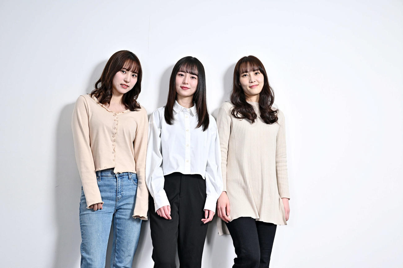 デビュー5周年を迎え、初の全国ライブツアーの思いなどを語ったSARD UNDERGROUND。左から杉岡泉美、神野友亜、坂本ひろ美（撮影・滝沢徹郎）