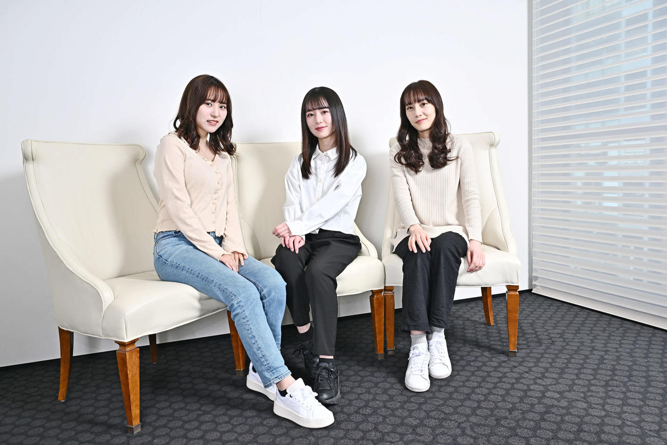 デビュー5周年を迎え、初の全国ライブツアーの思いなどを語ったSARD UNDERGROUND。左から杉岡泉美、神野友亜、坂本ひろ美（撮影・滝沢徹郎）