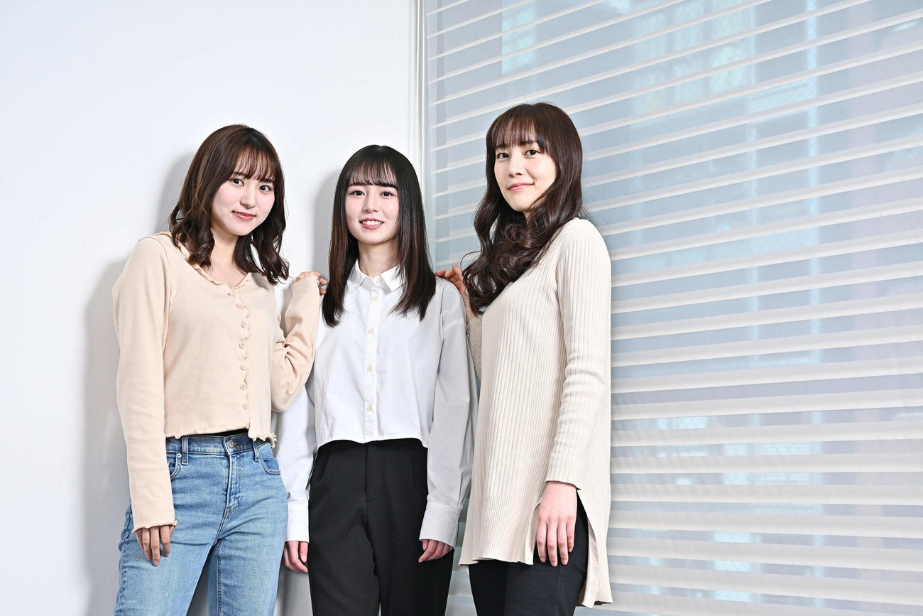 デビュー5周年を迎え、初の全国ライブツアーの思いなどを語ったSARD UNDERGROUND。左から杉岡泉美、神野友亜、坂本ひろ美（撮影・滝沢徹郎）