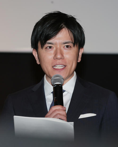 青木源太、日テレ後輩アナらとの食事会ショット披露　男女とも共通のドレスコードは「とっくり」