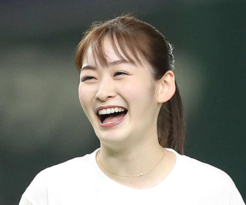 日テレ岩田絵里奈アナ、武藤十夢との２ショット公開「#私前髪切りすぎた」とオン眉前髪も披露