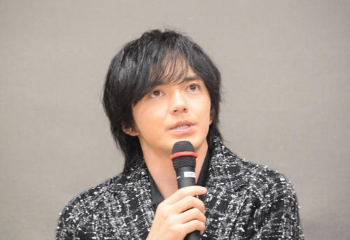 林遣都、NHK「あさイチ」生放送で“禁断の商品名”思わず発言　鈴木奈穂子アナ「あっ…えーと」