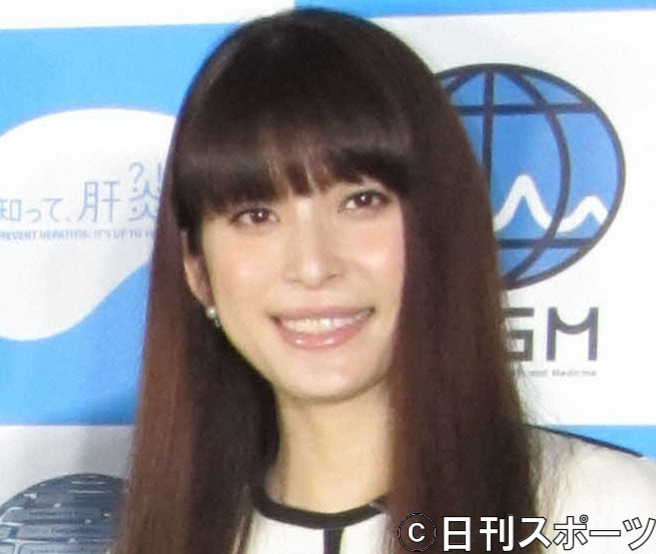 上原多香子（2016年4月撮影）