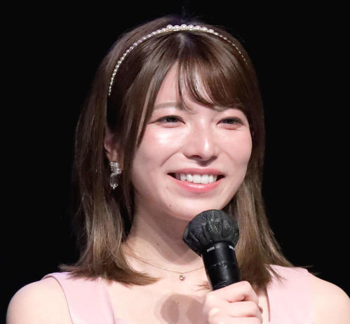 上原亜衣「今年もみにいけました」目黒川の桜並木オフショット「会えるチャンスだったかなー？」