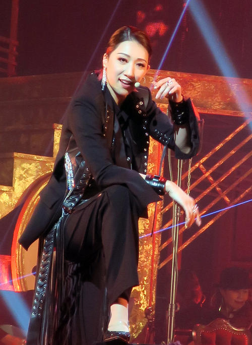 ６月宝塚退団の真風涼帆が初コンサート「宝塚の思い出の曲を詰め込んだ」全18曲を披露