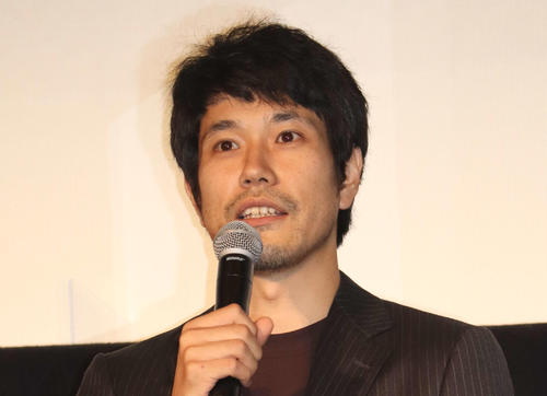 朝ドラ「虎に翼」桂場役・松山ケンイチのオフショットに「お団子やっと食べられた」とファン心配