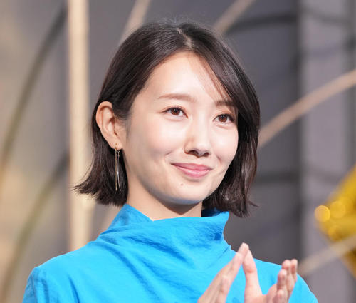 キャスター波瑠が「思わずごめんなさい」ショット公開　緊張の「news zero」初回放送終え