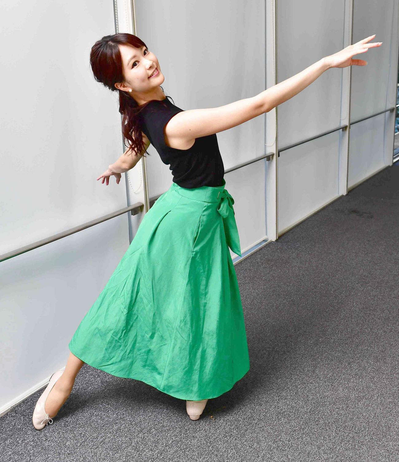 特技のクラシックバレエを披露するテレビ朝日の下村彩里アナ（2019年7月撮影）