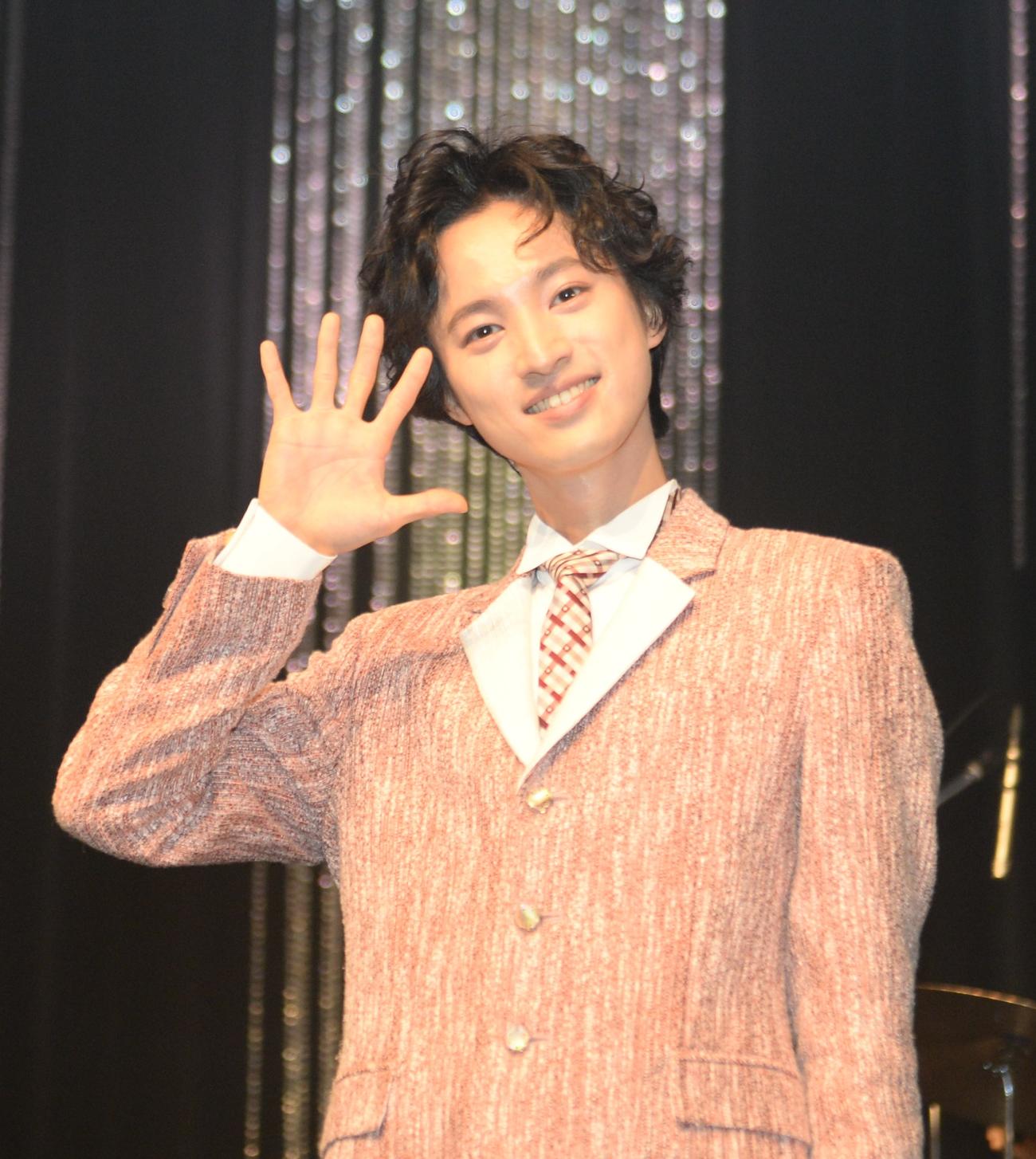 デビュー5周年記念ライブを行った青山新