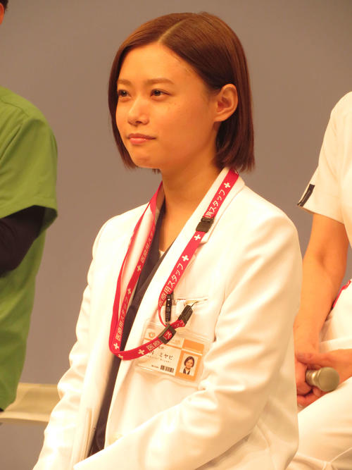 杉咲花の座長っぷりに共演者リスペクト「お医者さんが度肝を抜かれた」代役なしの手術シーンも
