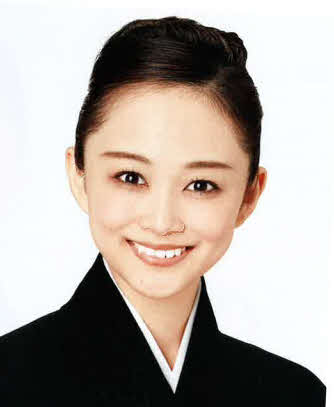 星組トップ娘役舞空瞳12月退団　３拍子そろう礼真琴の相手役務め「首席入団コンビ」で話題