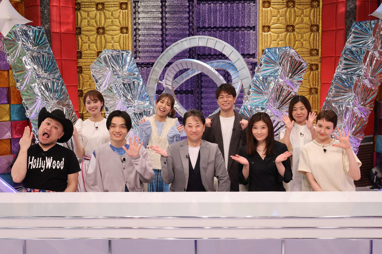 カンテレ・フジテレビ系「ココロのナカイ」に出演する中居正広と出演者（C）カンテレ