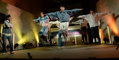 8人組日韓ボーイズグループCelest1a「夢叶った」ファン100人にパフォーマンス初披露