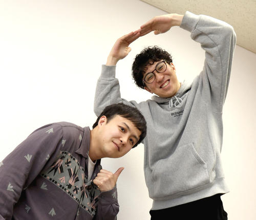 関西ローカル出世枠入り「ドーナツ・ピーナツ」ドーナツ、師匠カウスがメガネに映る？