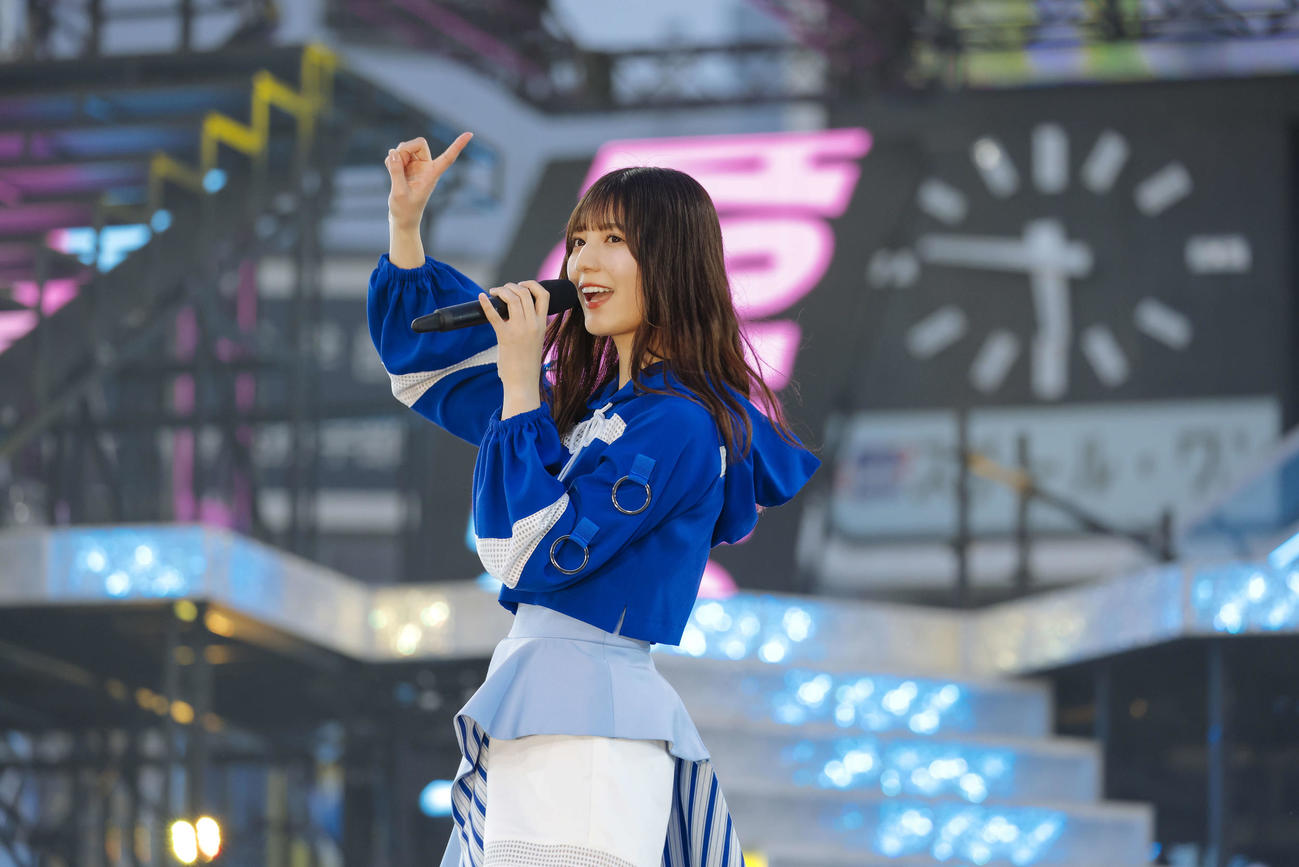 日向坂46「5回目のひな誕祭」DAY1でパフォーマンスする小坂菜緒（上山陽介氏撮影）