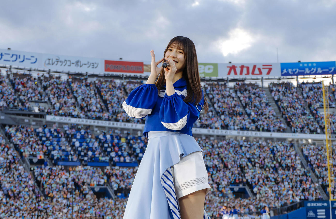 日向坂46「5回目のひな誕祭」DAY2でパフォーマンスする小坂菜緒（上山陽介氏撮影）
