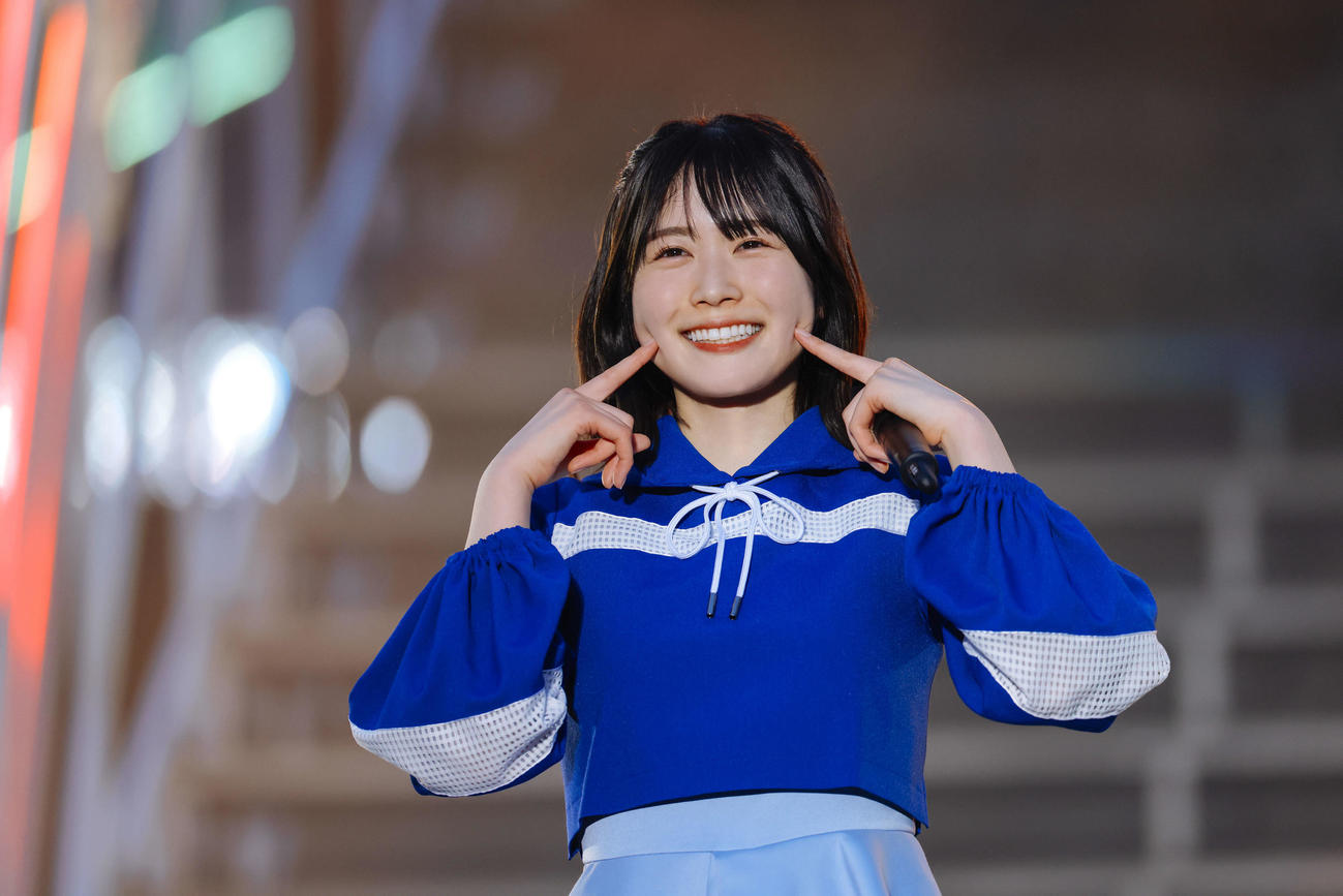 日向坂46「5回目のひな誕祭」DAY1でパフォーマンスする丹生明里（上山陽介氏撮影）