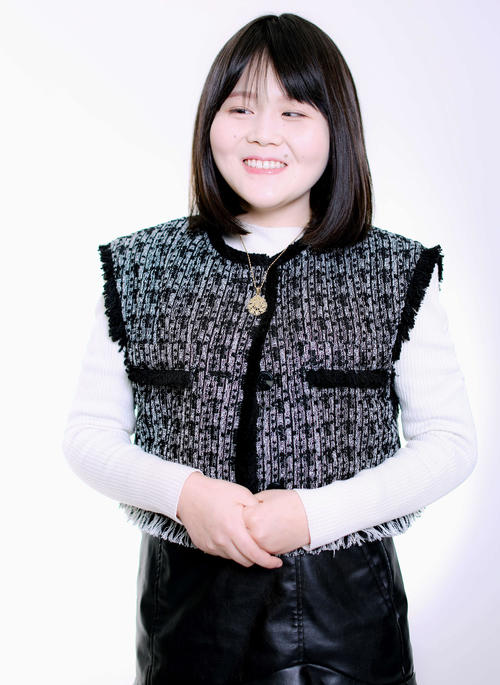 全盲の歌手　佐藤ひらり、夢は「日本のスティービー」障がい抜きで感動してもらえたら