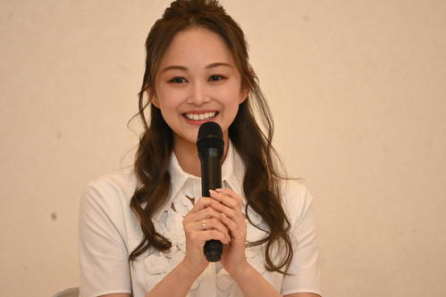 【宝塚】星組トップ娘役舞空瞳退団会見　涙浮かべトップ礼真琴に感謝「ミーマイ」サリー役で意識
