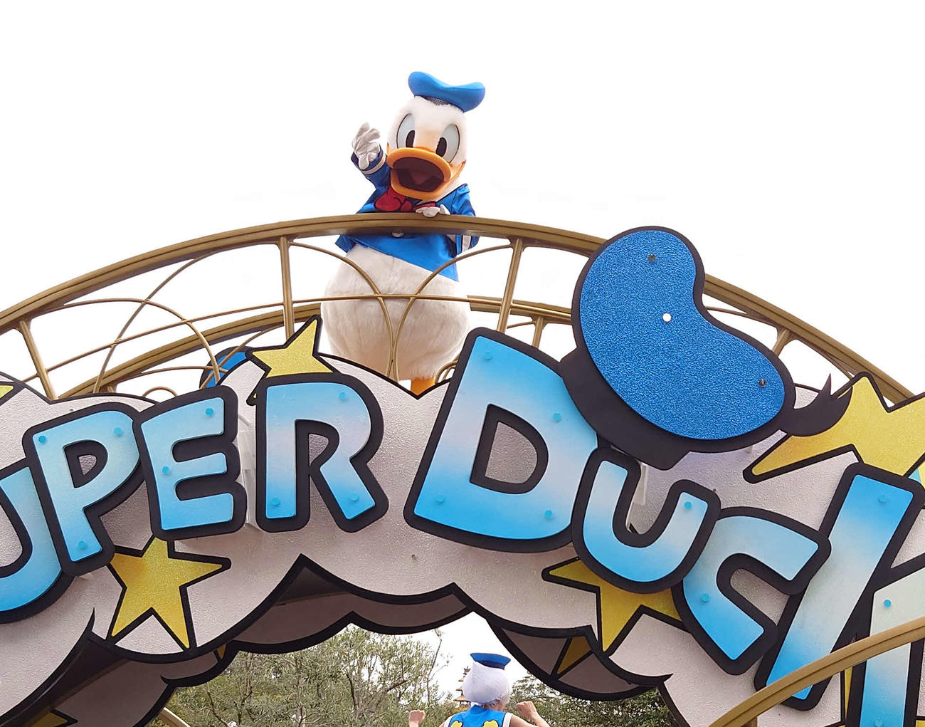 東京ディズニーランドの春パレードの主役ドナルドダックでーす（撮影・寺沢卓）