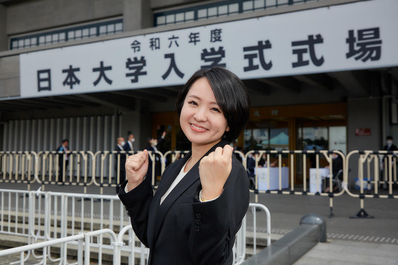 入学式に出席したさくらまや（日本大学提供）