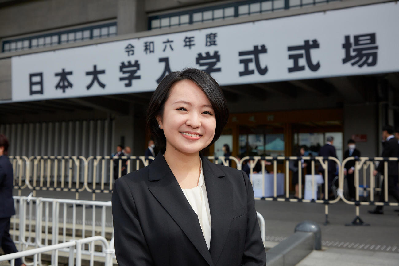 入学式に出席したさくらまや（日本大学提供）
