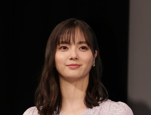 新川優愛のロケバス夫は週１小遣い制、その驚きの金額に明石家さんま「世の男性かわいそう」