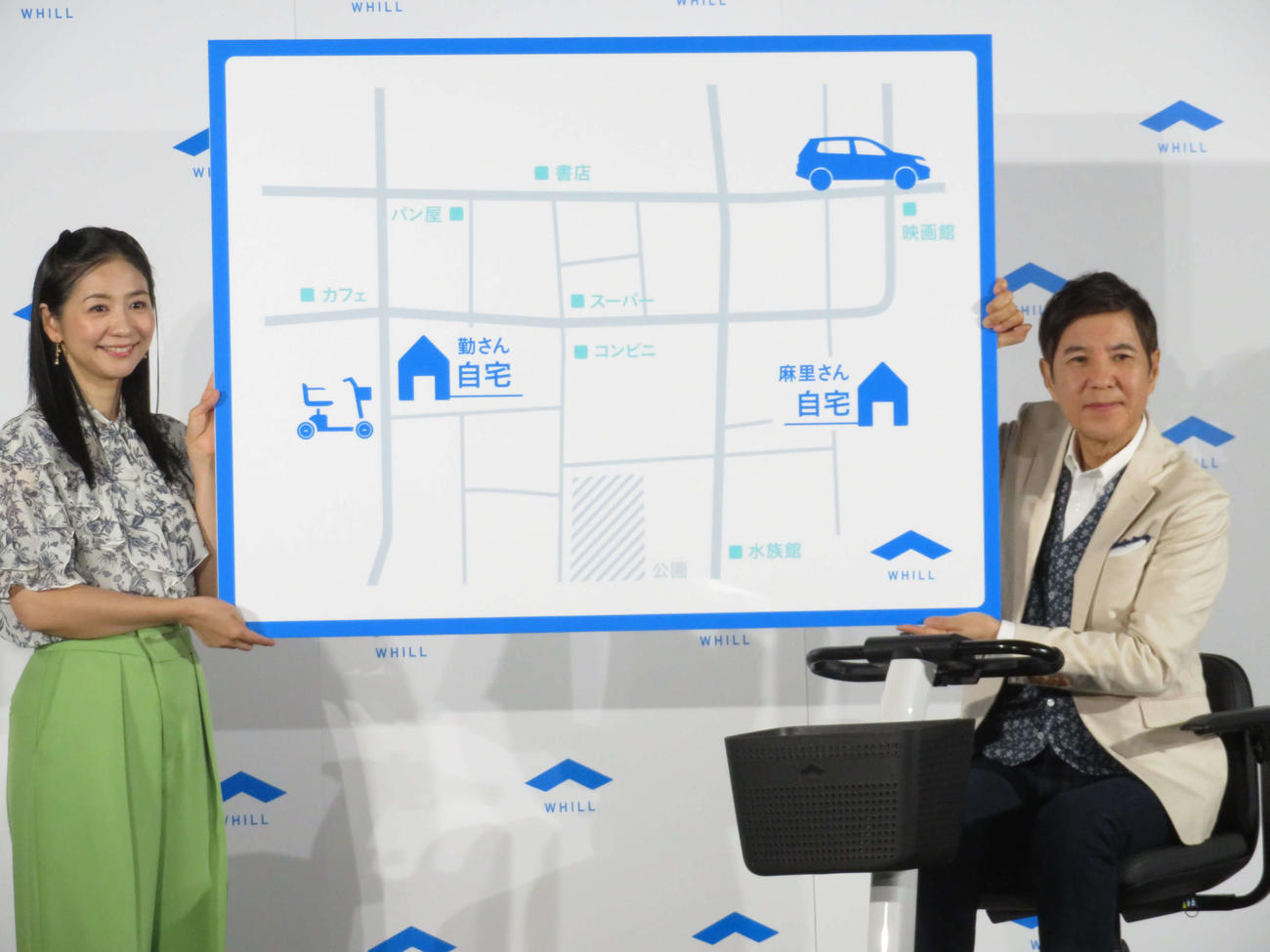 近距離モビリティWHILL「遠くはクルマ、近場はウィル」移動の新習慣発表会に出席した関根麻里と関根勤