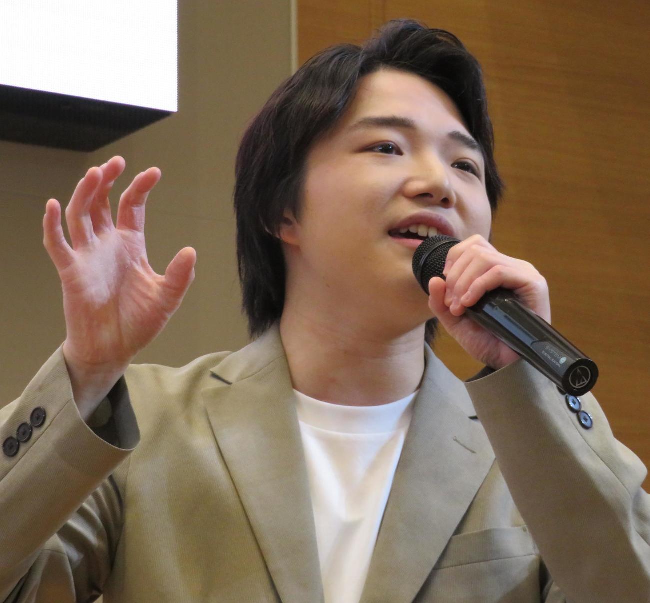 デビュー曲「道南恋しや」の発売記念イベントを行った小山雄大