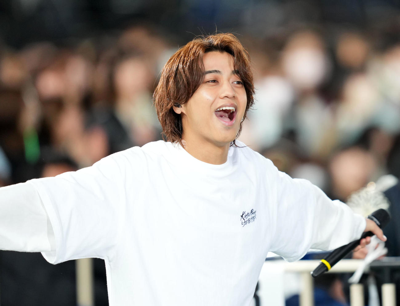 熱唱するKing＆Princeの高橋海人（撮影・横山健太）
