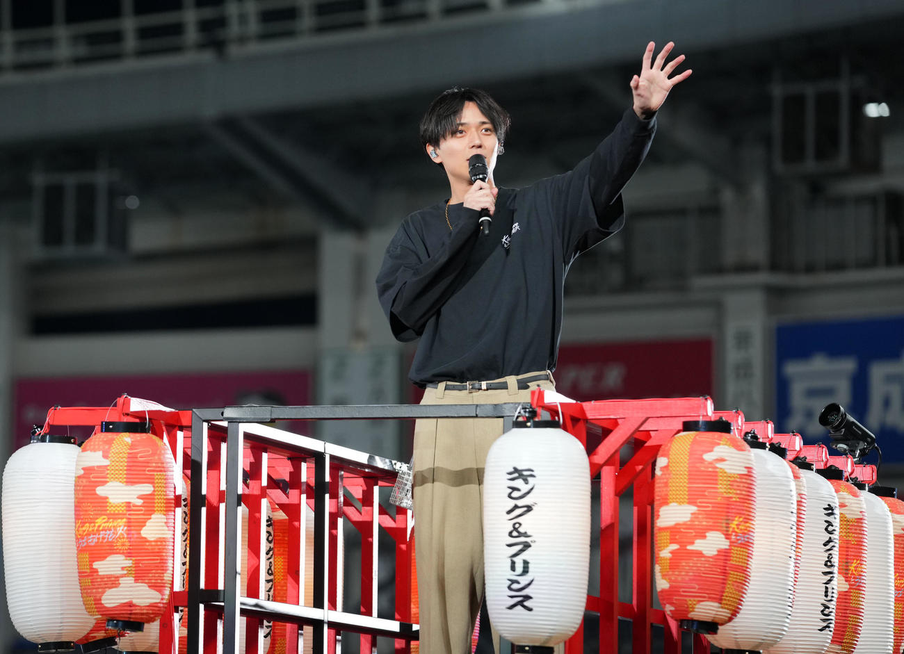 熱唱するKing＆Princeの永瀬廉（撮影・横山健太）