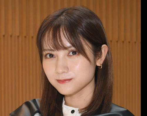 桃月なしこ、青い海バックにさわやか白ビキニ姿「世界で１番めちゃんこセクシー」