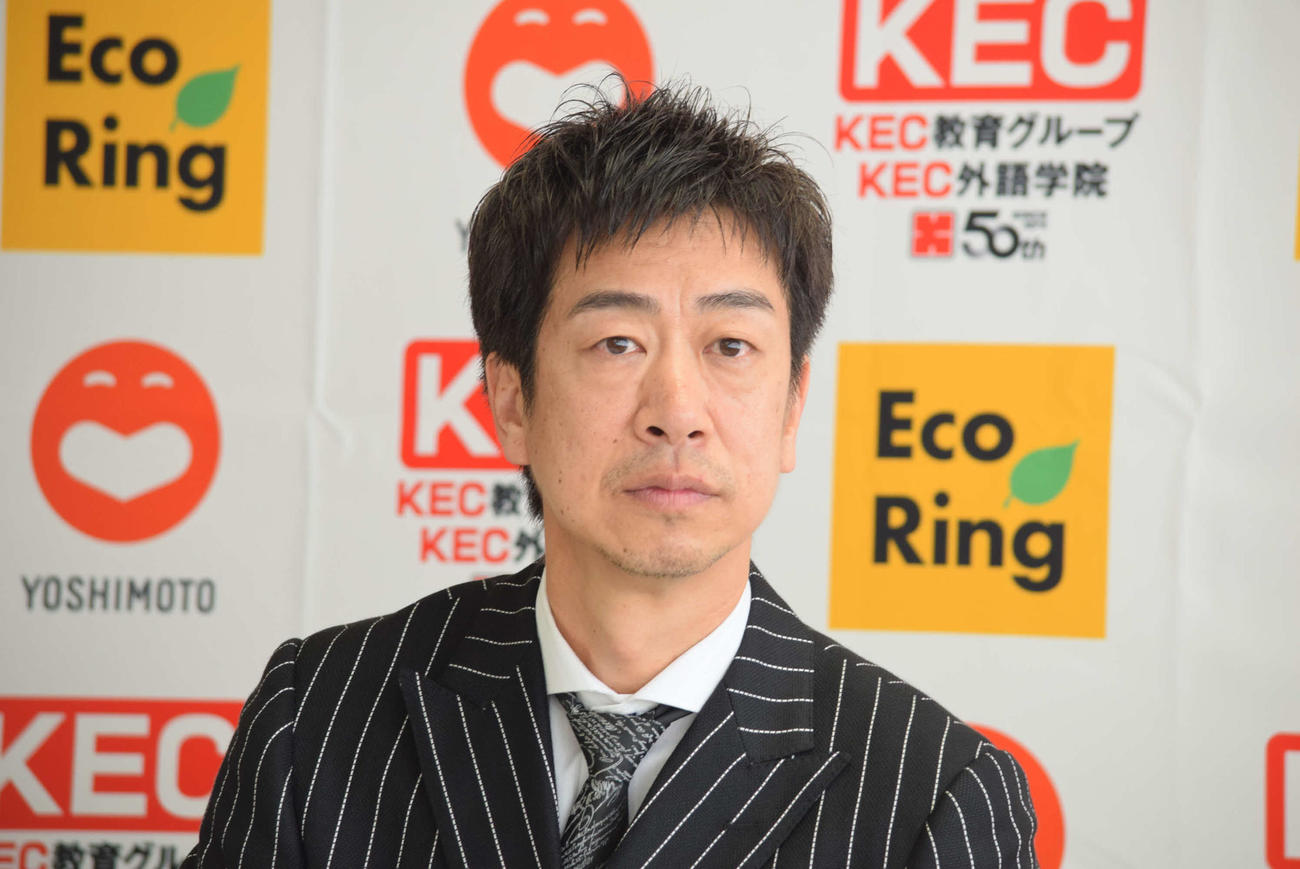 30周年記念公演を行うテンダラー浜本広晃（撮影・阪口孝志）