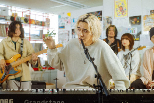 NHK放送の藤井風「tiny desk concerts」本家・米国公共放送サイトで全編公開
