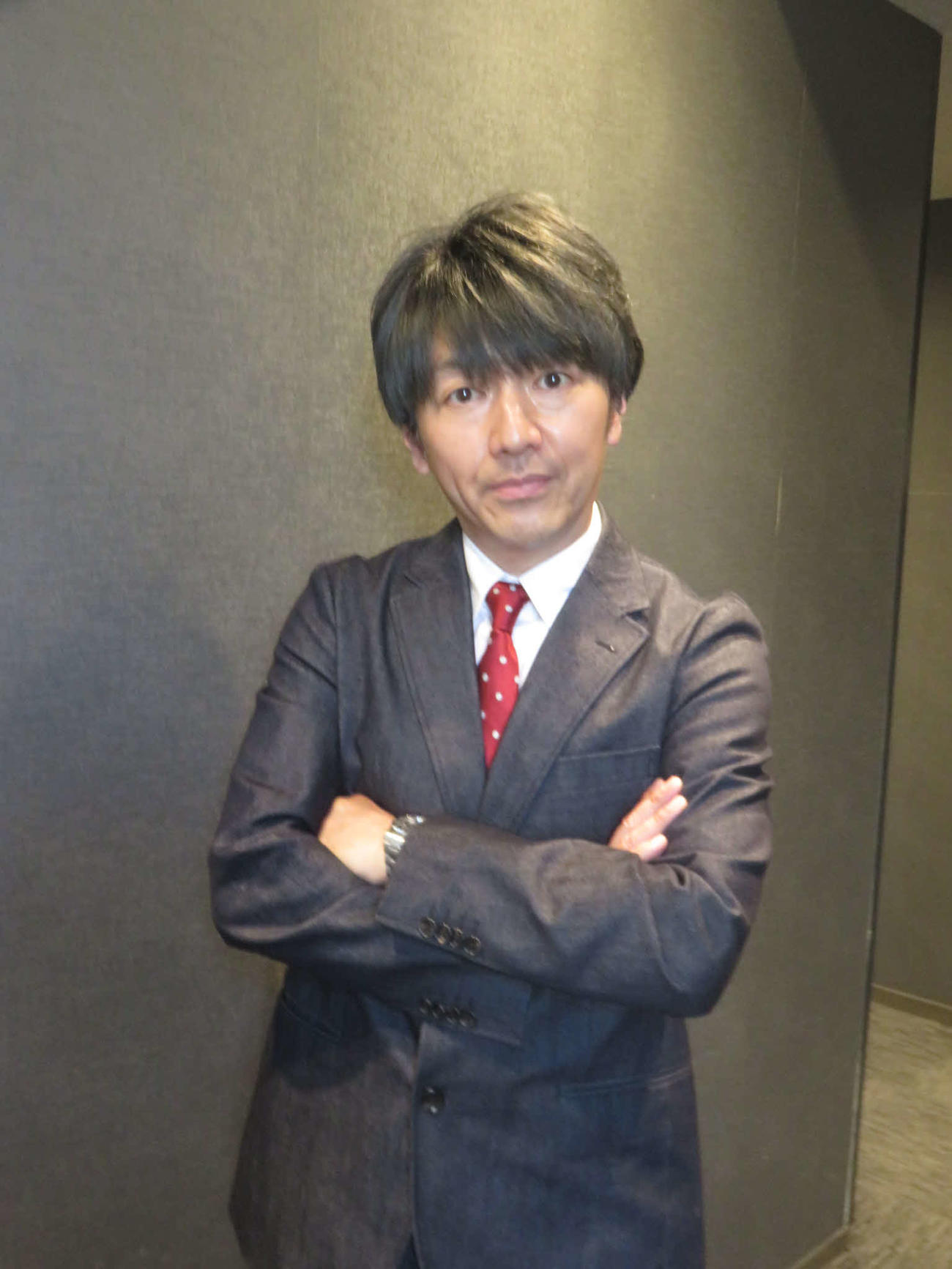 舞台「さよう、ならば、また、」の作・演出を担当する川本成