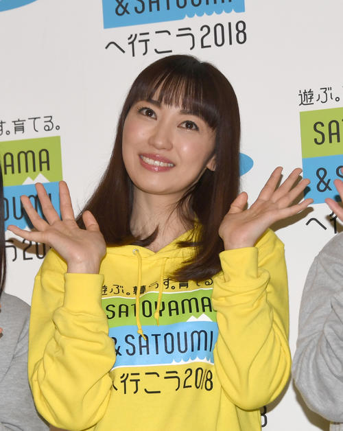 元モー娘。飯田圭織、長女が小学校入学迎え「素敵な学校生活となりますように…」母の思い明かす