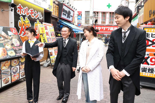 デヴィ夫人「野毛のファンになります」　鈴木奈々を“秘書”に人生初ハシゴ酒＆立ち飲み堪能