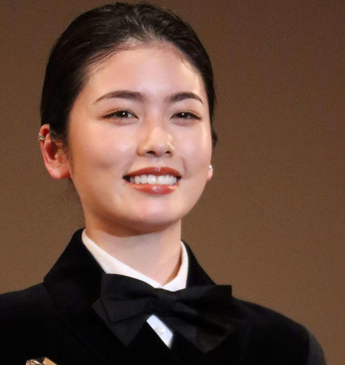 小芝風花「愛がね、お祝いしてくれました」27歳誕生日は森高愛プロデュースで「お誕生日旅行」