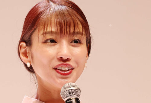 第１子妊娠中の岡副麻希、ついに臨月を迎え体の変化を明かす　陣内貴美子さんら応援メッセージも