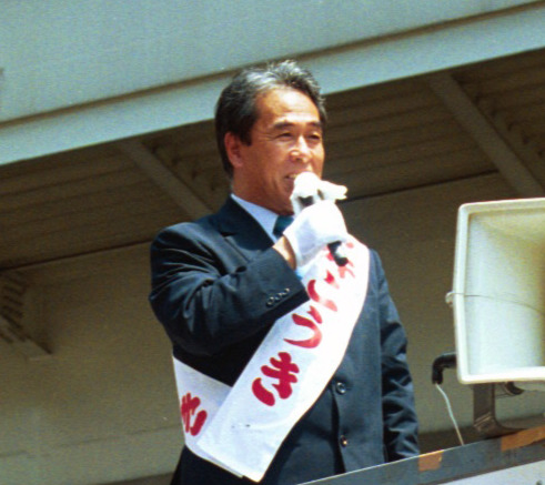 元民主党衆院議員の石井紘基さん（2000年6月撮影）
